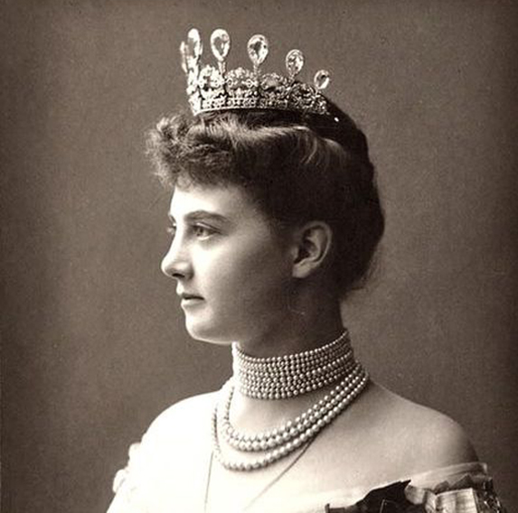 Princesse Alexandra of Hanover wearing the Faberge tiara.