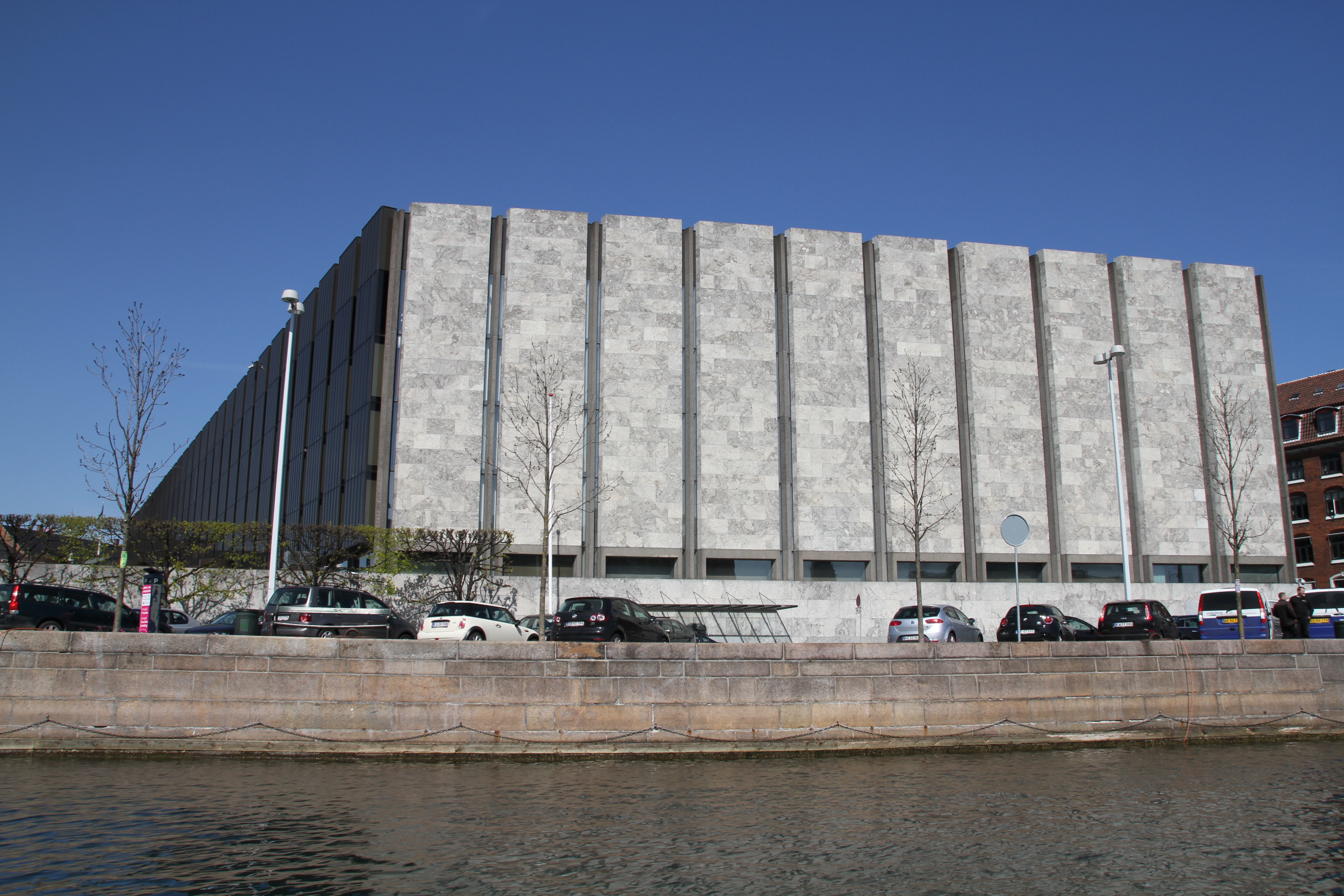 Copenhagen_Danmarks_Nationalbank_IMG_5458_This_is_the_National_Bank_of_Denmark.