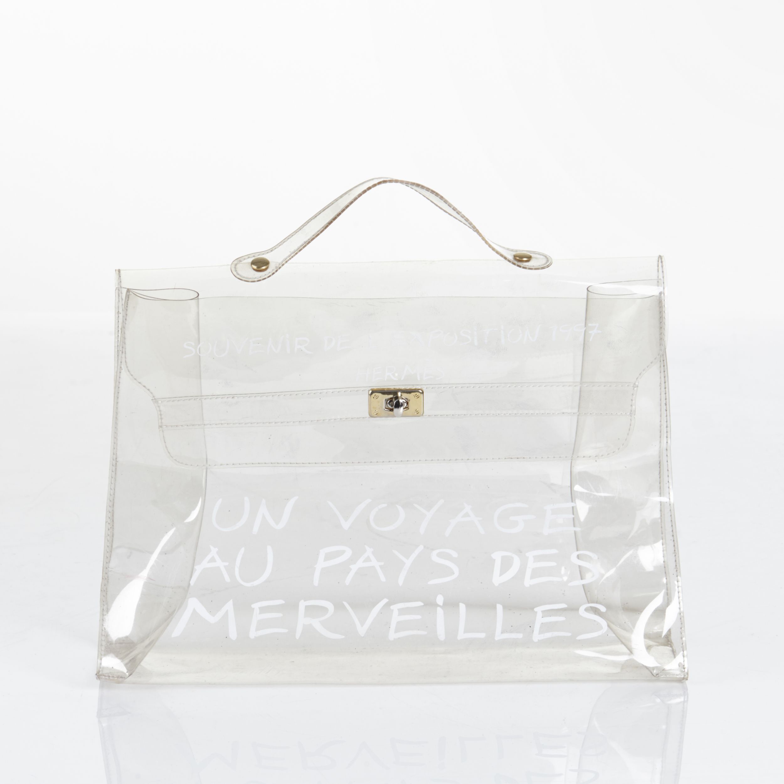 Hermès handväska Kelly Vinyl i PVC. Bild: Stockholms Auktionsverk