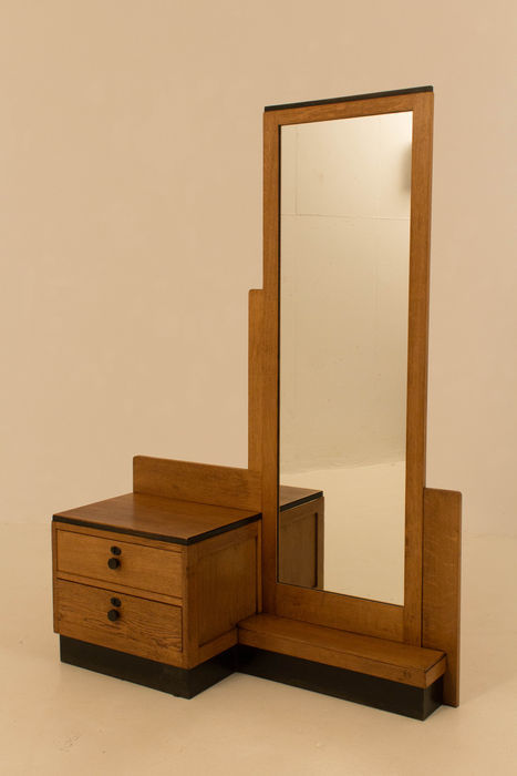Hague school, dressing table made of oak, 1920s