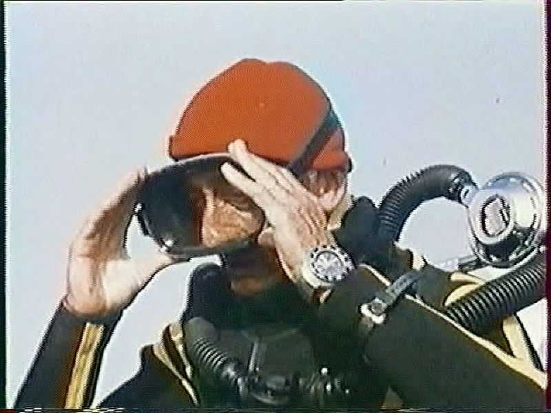 Jacques Cousteau med sin Omega Seamaster. Bild: WatchProSite