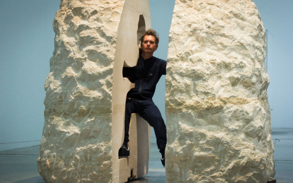 L'artiste français Abraham Poincheval au Palais de Tokyo, à Paris, le 22 février 2017 Crédit photo: AFP/JOEL SAGET