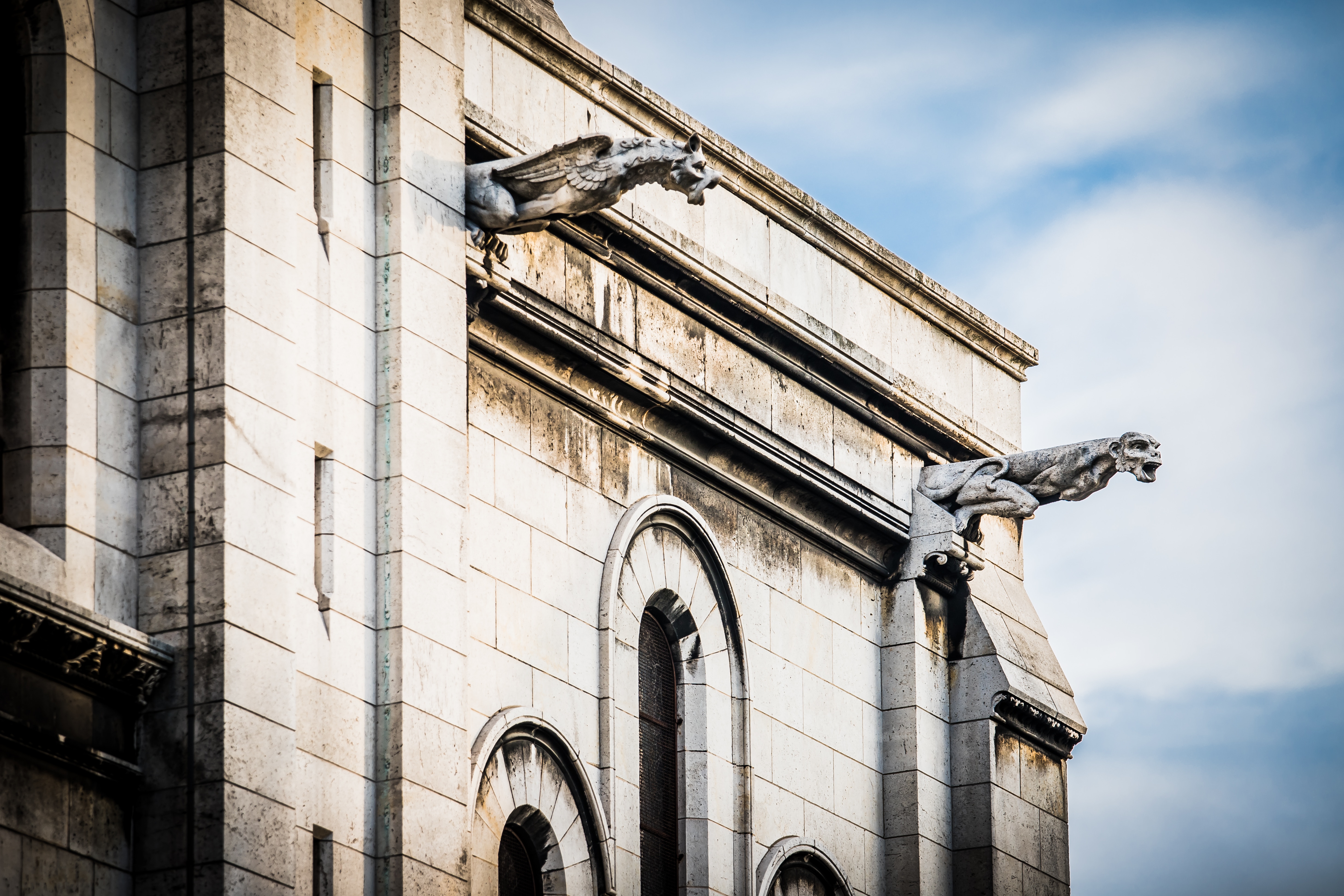 Gotiska gargoyler på Notre-Dames som leder bort vatten från fasaden vid regnfall. Foto: Stephanie LeBlanc via Unsplash