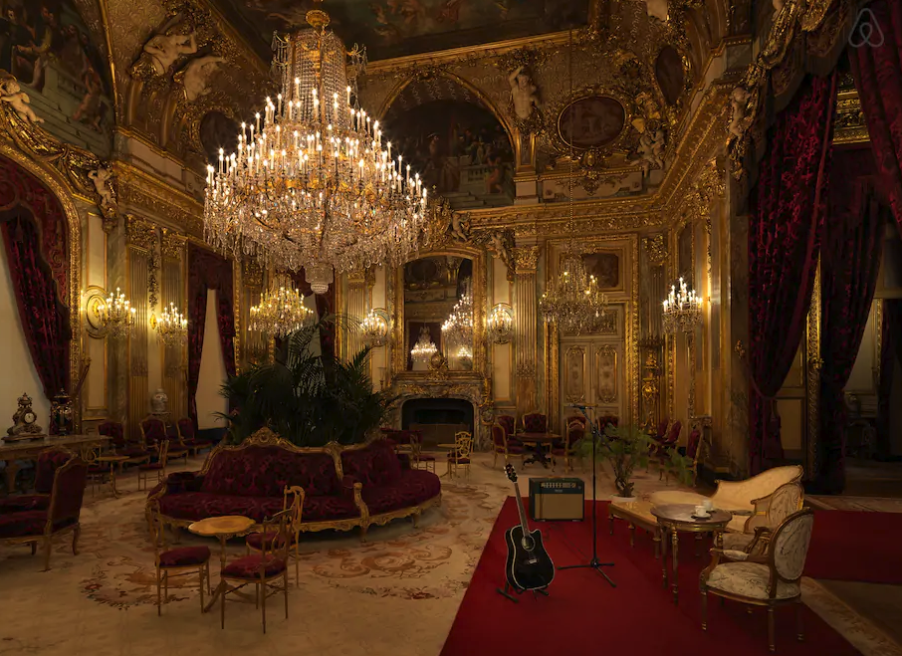 Les appartements de Napoléon III, photo © Julian Abrams via Airbnb