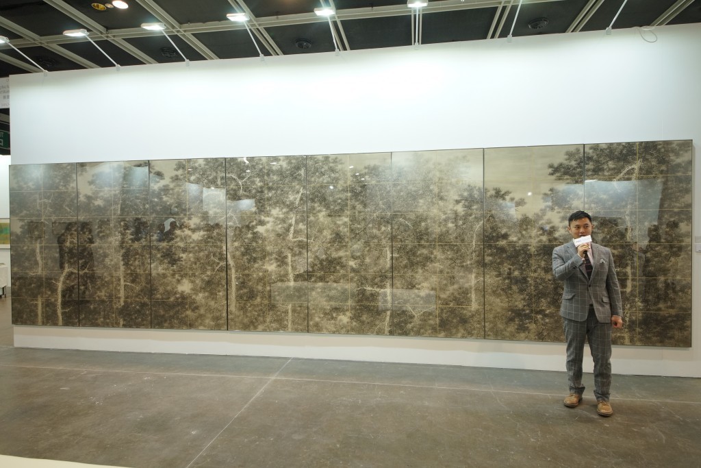 Guan Weibangs großflächige Installation "Song bi dense"