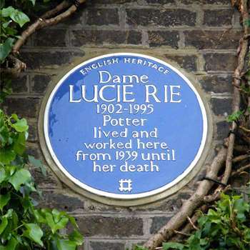 Lucie Ries "Blue Plaque" an der Hauswand von 18 Albion Mews | Foto via english-heritage.org.uk