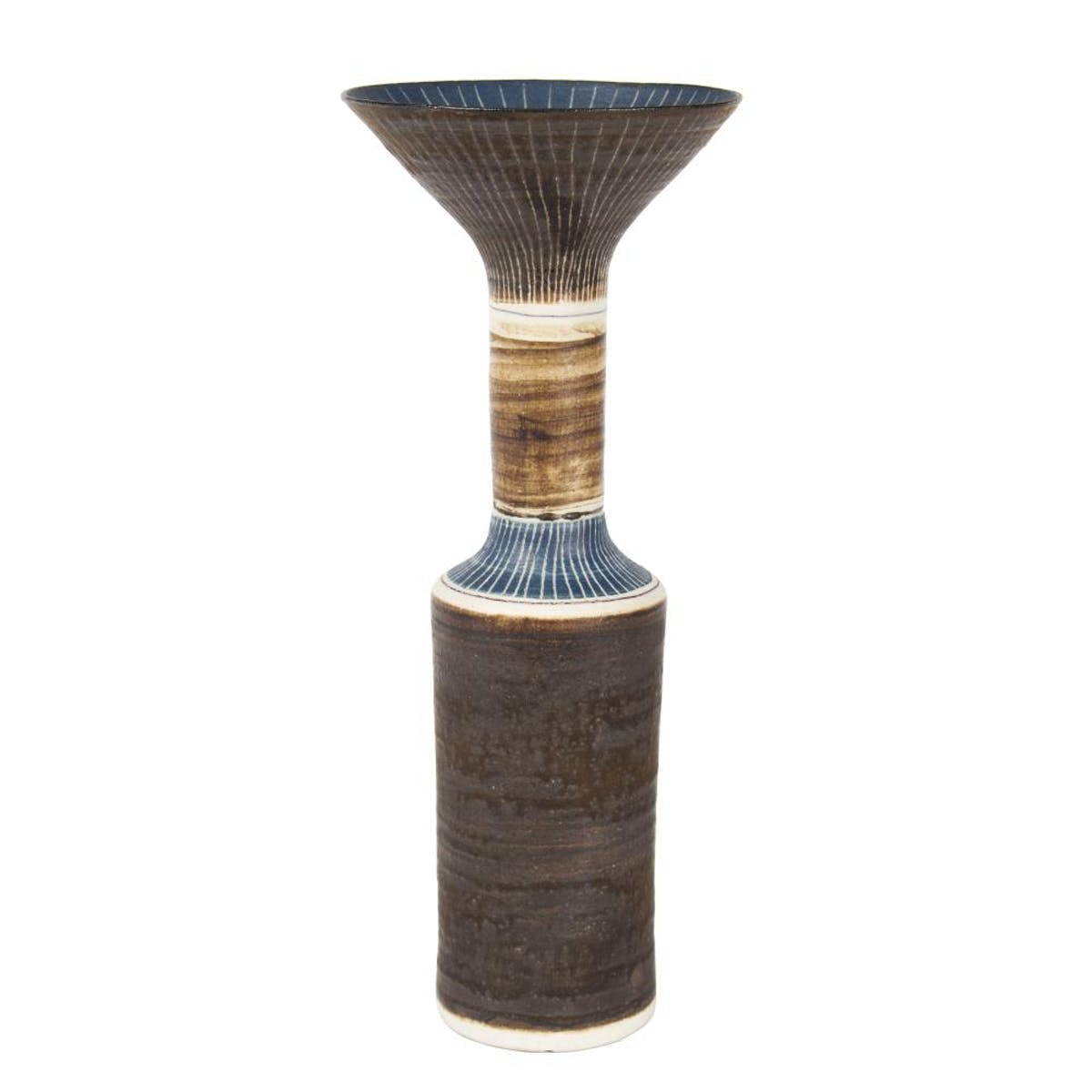 LUCIE RIE. Jarrón de porcelana. Imagen vía: Chorley's