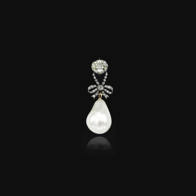 Anhänger mit großer Barockperle aus dem ehemaligen Besitz Marie Antoinettes | Foto: ©Sotheby's