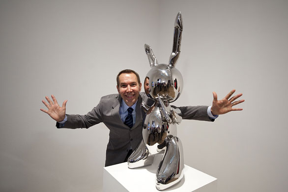 Jeff Koons with Rabbit at the Tate Modern in 1986. Image: Art Now and Then