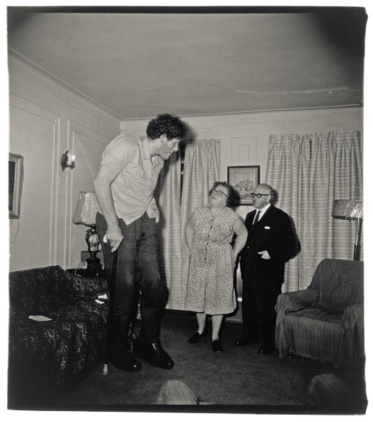 Diane Arbus, ”A Jewish Giant at home with his parents”, 1967. Foto: Christie’s.