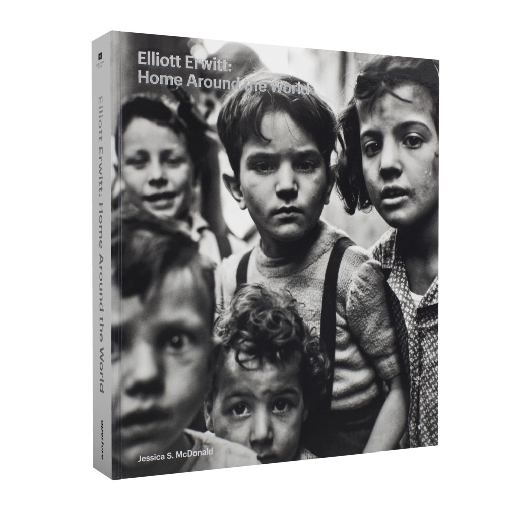 Elliott Erwitt Elliot Erwitt: Home Around the World, 2016 Exposant : APERTURE FOUNDATION
