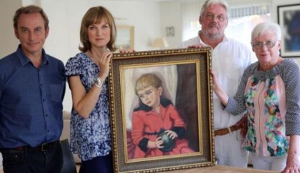 Les heureux propriétaires avec les experts de l'émission Fake or Fortune Image via 1001infos.net