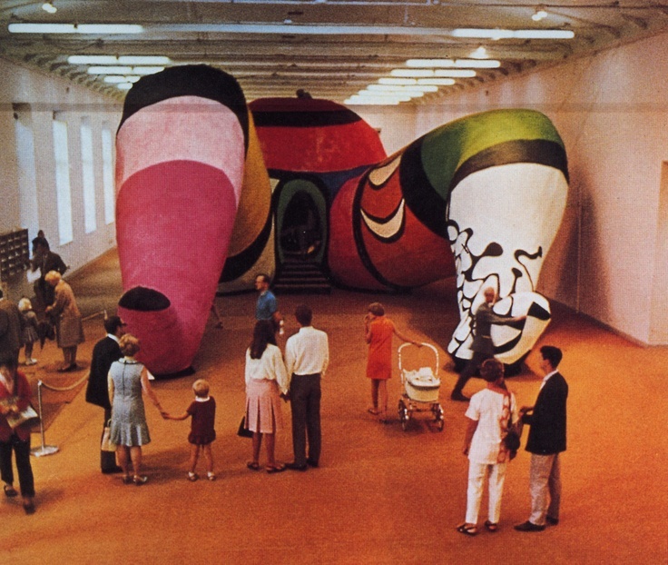 Niki de Saint Phalle, Hon, 1966 (Stockholm, Sweden, Moderna Museet) Niki of St. Phalle, Hon, 1966 (Stockholm, Sweden, Moderna Museet)