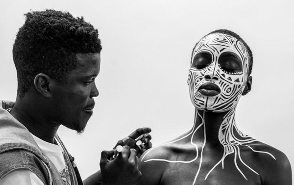Laolu Senbanjo painting dancers for Beyonce's Lemonade track Sorry Image via African Spotlight