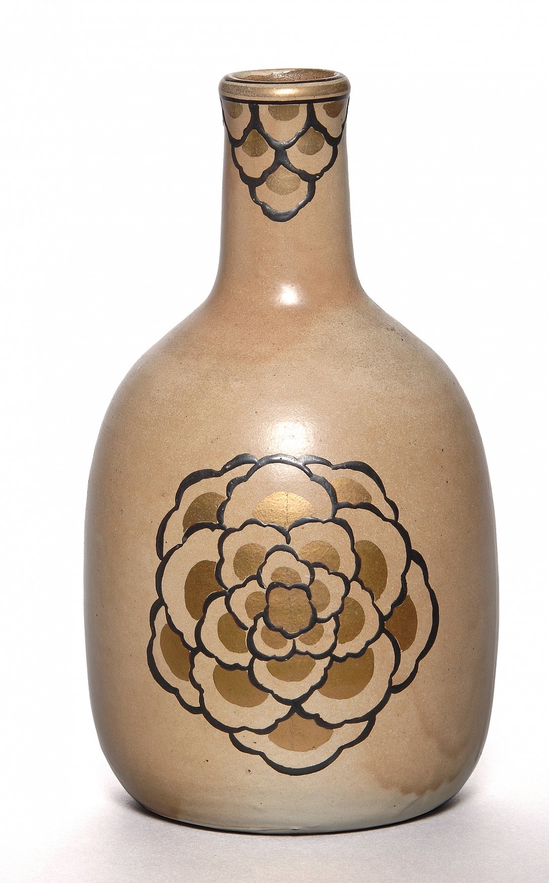 Vase présenté dans la Boutique des céramiques et verreries de Jean Luce, image © MAD