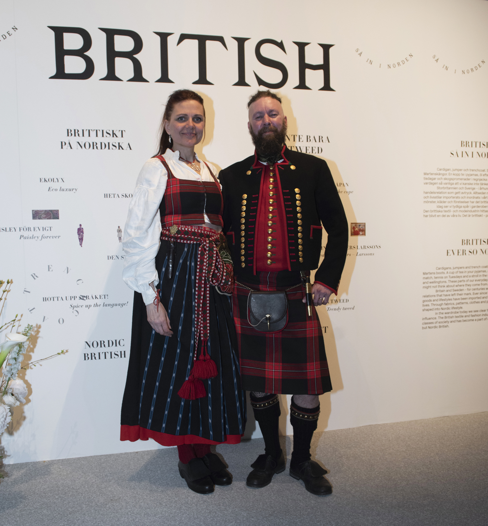 Mikael Öst i sin Dellenkilt med fru