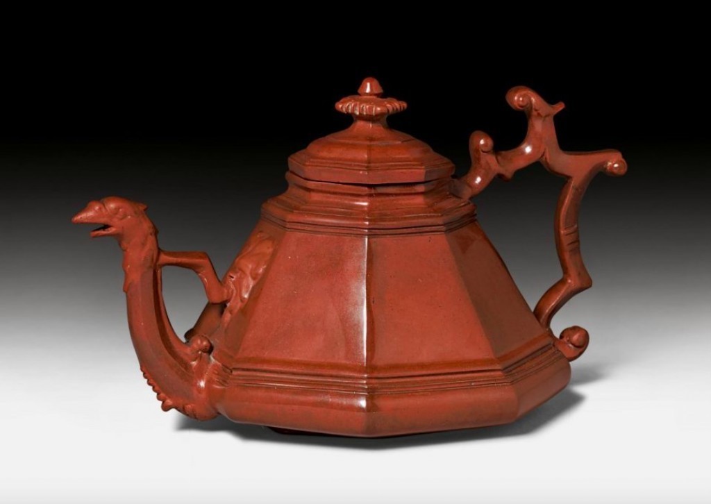 Teiera con coperchio, Meissen, 1710 circa, progettato da Johann Jacob Irminger. Foto: Koller