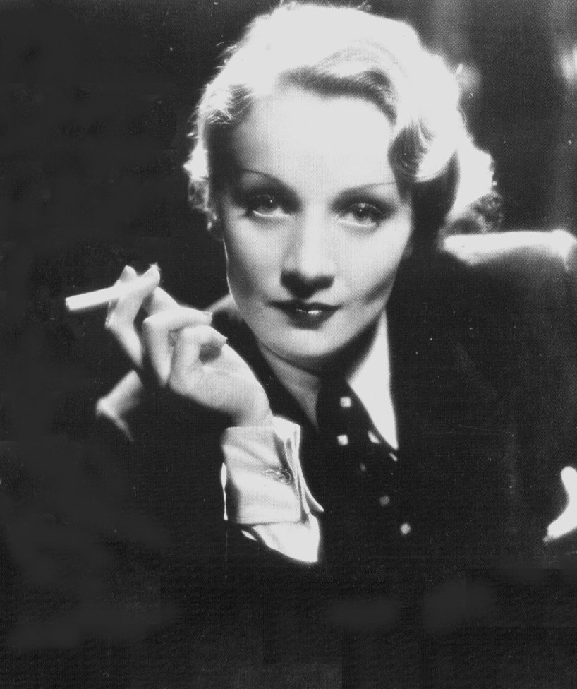 Son look affirmé a fait de Marlene Dietrich une icône de mode dans les années 1930, image via thebestamericanpoetry.com