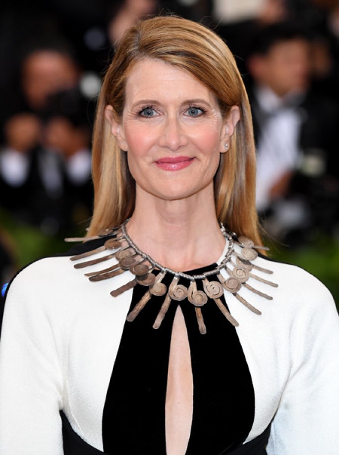 Schauspielerin Laura Dern bei der Met Gala 2018 | PHOTO BY KARWAI TANG/KARWAI TANG. ARTWORK © 2018 CALDER FOUNDATION, NEW YORK / ARTISTS RIGHTS SOCIETY (ARS), NEW YORK