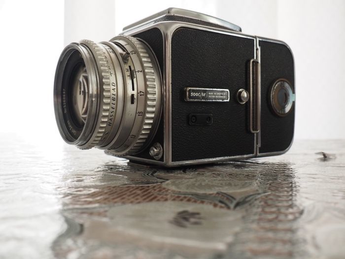 Hasselblad 500 C/M (1971) Complete with lens Carl Zeiss Planar 80mm f / 2.8