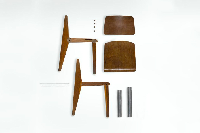 Chaise démontable de Jean Prouvé, image via Pinterest