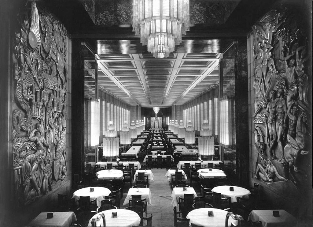 Blick in den großen Speisesaal der SS Normandie (1935) | Foto via Wikipedia