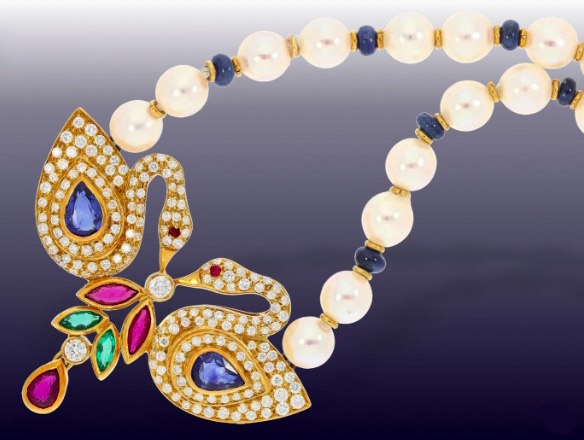 Collier aus Gelbgold mit Perlen, Saphiren, Rubinen und Brillanten, wohl PATEK PHILIPPE, Genf um 1980