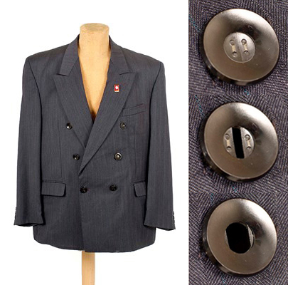 Jacket mit Kameralinse im Knopf | Foto: ©Aston's