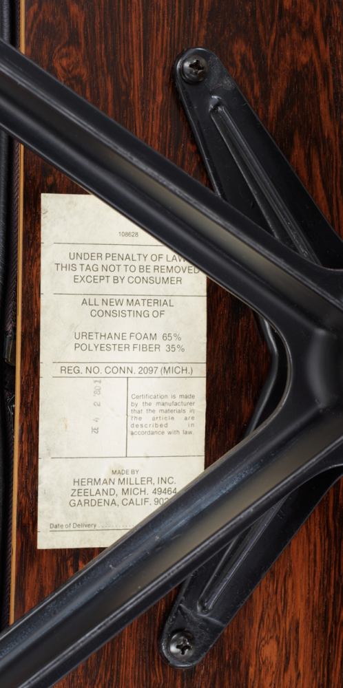 Herman-Miller_Eames_Lounge-&-Ottoman_märkning