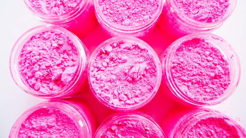 Le rose le plus rose du monde en vente sur le site de Stuart Semple Image via stuartsemple.com