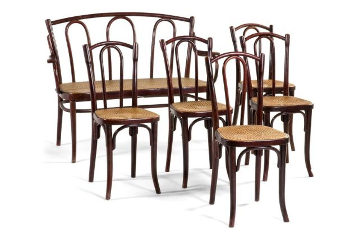 MICHAEL THONET. Conjunto "Bistrot" en madera de haya (1859).