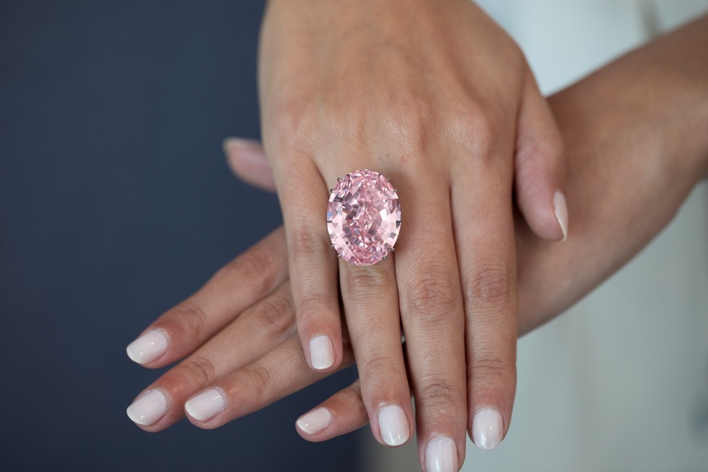 Le "Pink Star" vendu 71,2 millions de dollars chez Sotheby's Hong Kong Image: Sotheby's