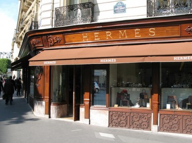 Boutique Hermès, 24 rue Faubourg-Saint-Honoré, Paris - image: artdecollection.com via Barnebys