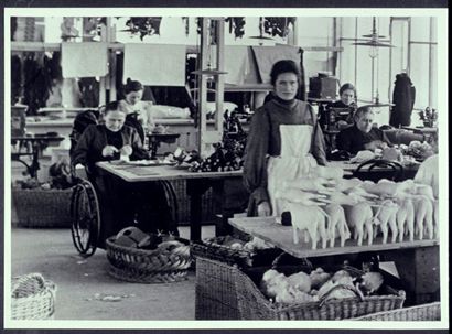 Margarete Steiff in ihrer Werkstatt | Foto via Pinterest