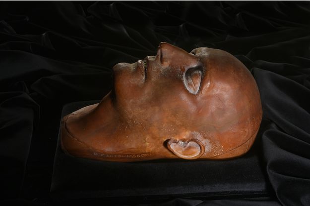 Masque mortuaire, image ©