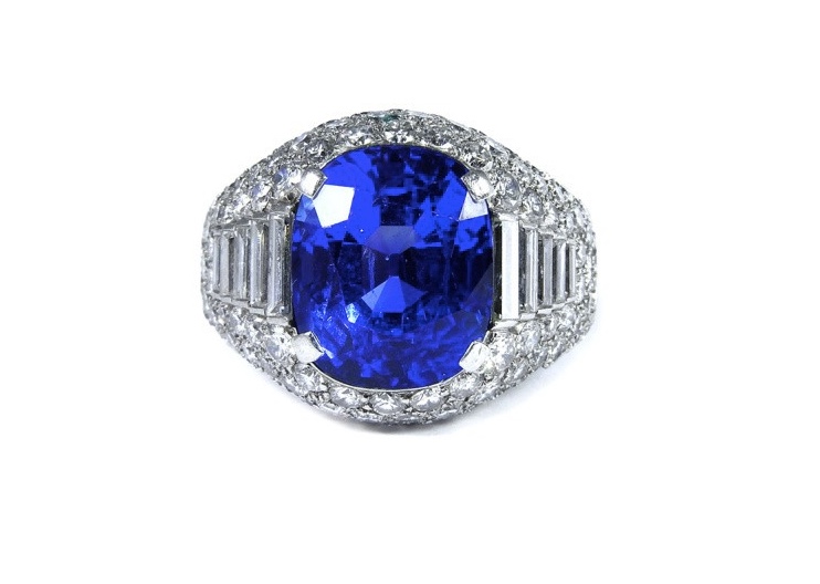 Platinring mi natürlichem Saphir (ca. 11 ct) und Diamanten (zus. ca. 3,50 ct) Startpreis: 11.000 EUR