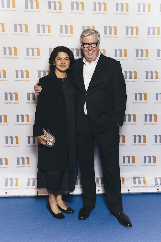 Museiveteran. Den förre detta museichefen för bland annat Moderna Museet på Skeppsholmen Lars Nittve med hustru Shideh Shaygan ville få en glimt av det nyöppnade museet