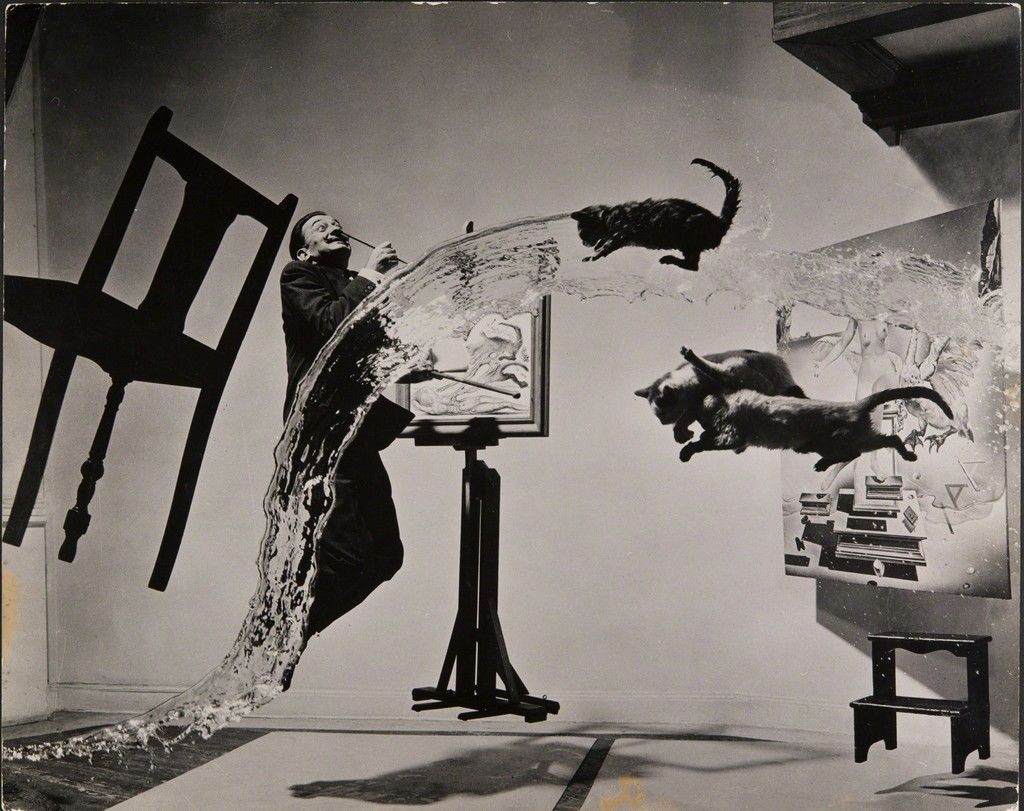 6. Philippe Halsman Dalí Atomicus år 1948. © Fundació Gala-Salvador Dalí.