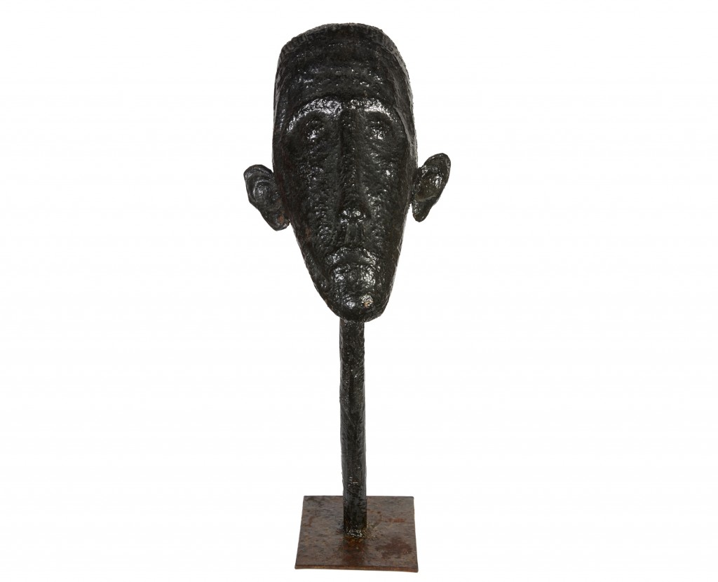 Roger Chameaux, dit Chomo, Visage tourné vers le ciel, sculpture en tôle martelée, image ©Estim Nation