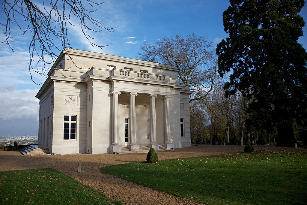 The Classicist Pavilion de Musique in Louveciennes, built in 1771. Image: Jean-Marie Hullot via Wikimedia Commons