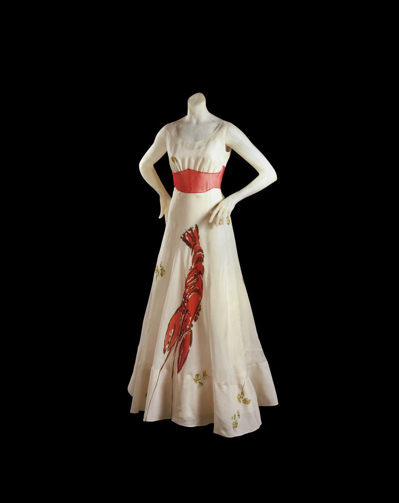 Klänning från Dalís samarbete med Christian Dior. Foto via NY Times.