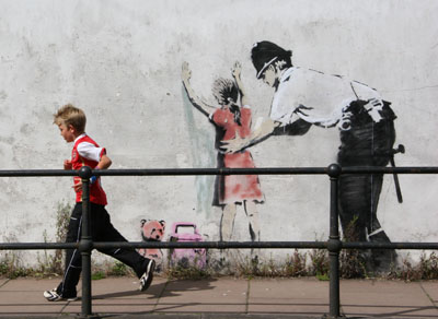 banksy_glastonbury_police_search