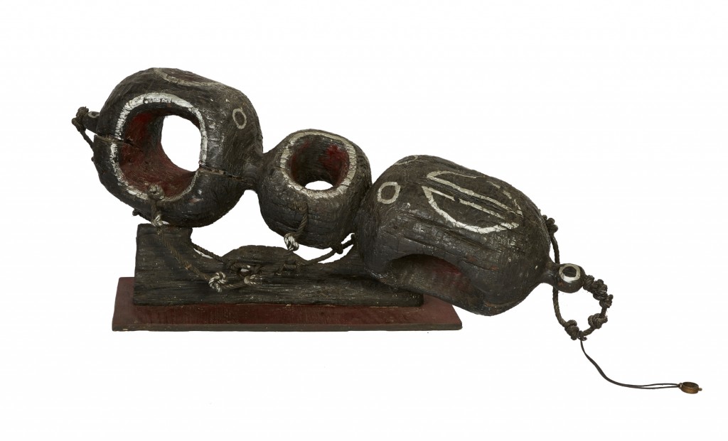 Roger Chomeaux, dit Chomo, Petite modulation, sculpture en bois brûlé, image ©Estim Nation