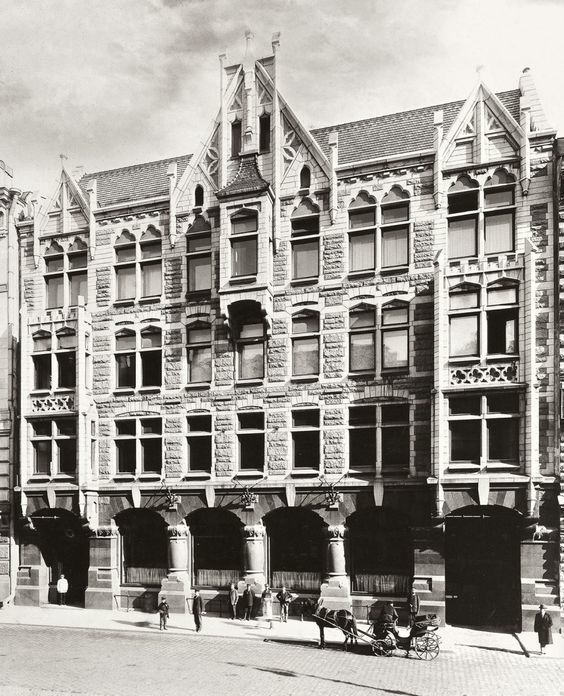 Das neue Haus in der Bolschaja-Morskaja-Straße beherbergte die Werkstätten, Büroräume, Carls Wohnung sowie den Ausstellungs- und Verkaufsraum | Foto via rnm.ru