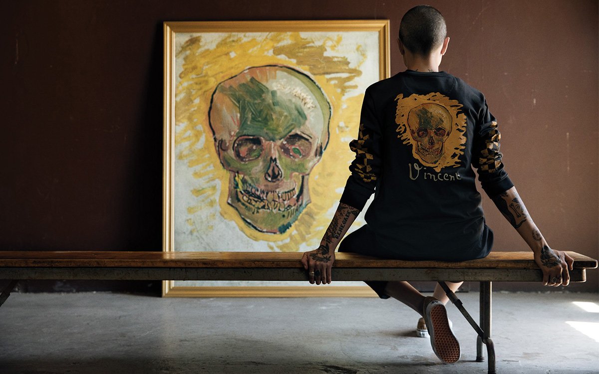 Sweatshirt et chaussures inspirée de « Le Crâne », image ©Vans