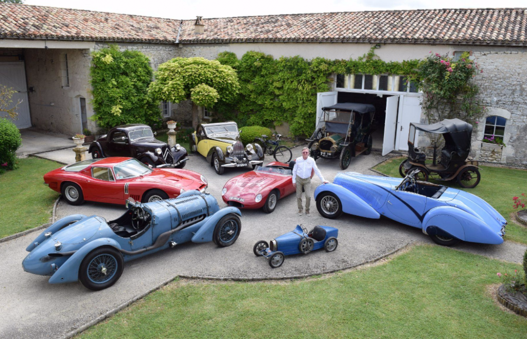 Hervé Ogliastro entouré de sa collection Image: Artcurial