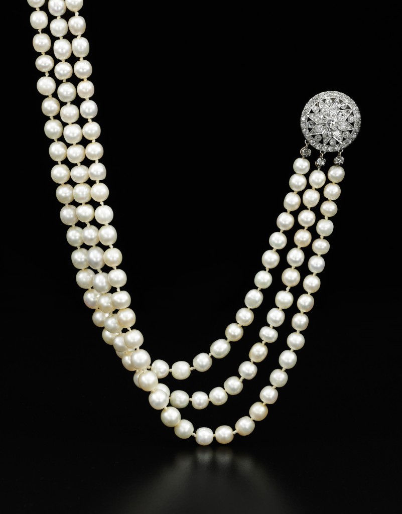 Denna pärlcollier syns på flera av porträtten målade av Marie Antionette. Foto: Sotheby's.