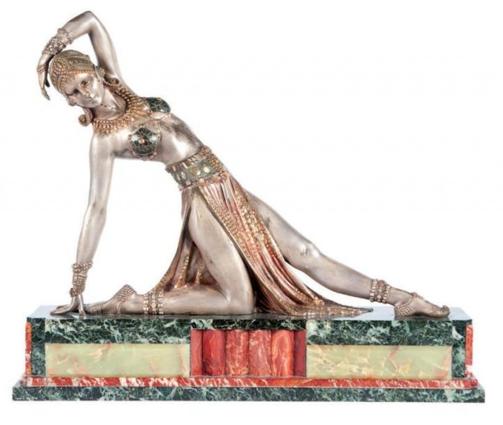 Die eleganten exotischen Tänzerinnen aus opulenten Materialien von Dimitri Chiparus sind geradezu eine Verkörperung des Art déco | Foto: Leclere