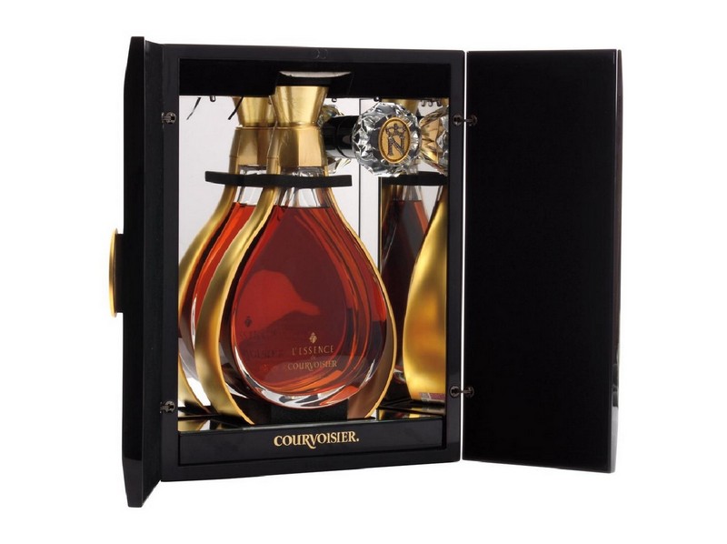 Cognac L'Essence de COURVOISIER. Licorera de cristal de BACCARAT. Estuche con sistema de iluminación