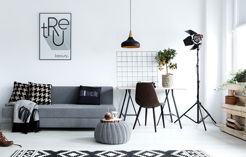Black and white decor - never goes out of style. Photo via: mydeal.com.